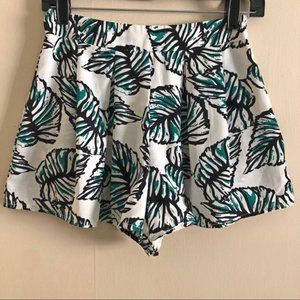 JEALOUS TOMATO leaf print shorts